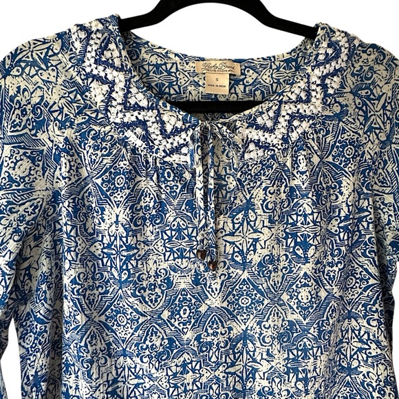 LUCKY BRAND NWOT EMBROIDERED BLUE PEASANT BLOUSE BOHO TIE FRONT 3/4 SLEEVE | SM - Picture 2 of 9